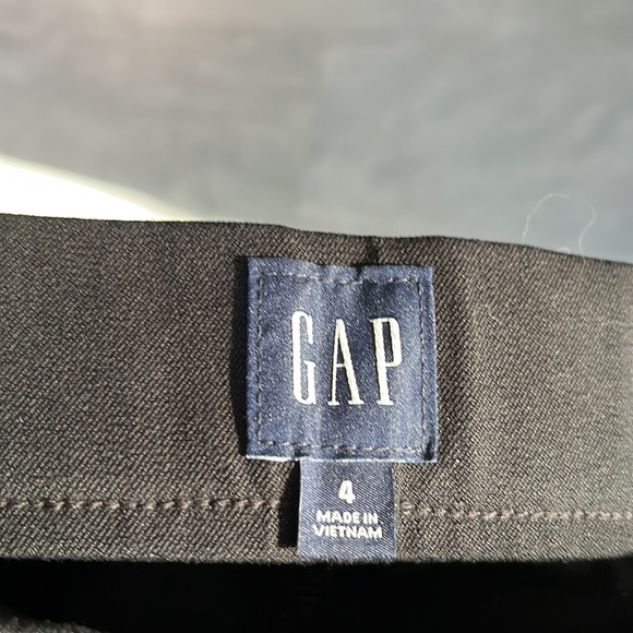 Gap  Stretch Dress Pants  Side Zip High Waisted    True Black    Size 4
NWT - Picture 12 of 14